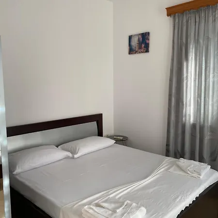 Guesthouese Estref *
